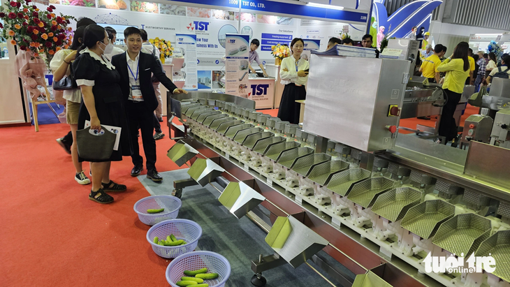 Nhiều máy móc phục vụ cho nuôi trồng, chế biến thủy hải sản được nhiều doanh nghiệp giới thiệu tại triển lãm - Ảnh: N.TRÍ