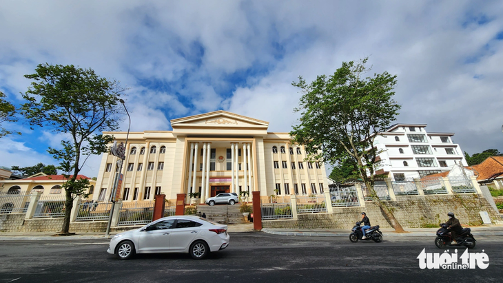 Tòa án nhân dân tỉnh Lâm Đồng, nơi ông Đào Chiến Thắng và ông Nguyễn Duy Hoài đang làm việc - Ảnh: M.V.