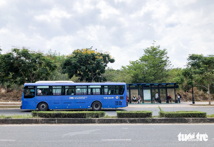 Tuyến buýt số 8 kết nối bến xe buýt quận 8 với Đại học Quốc gia TP.HCM - Ảnh: CHÂU TUẤN