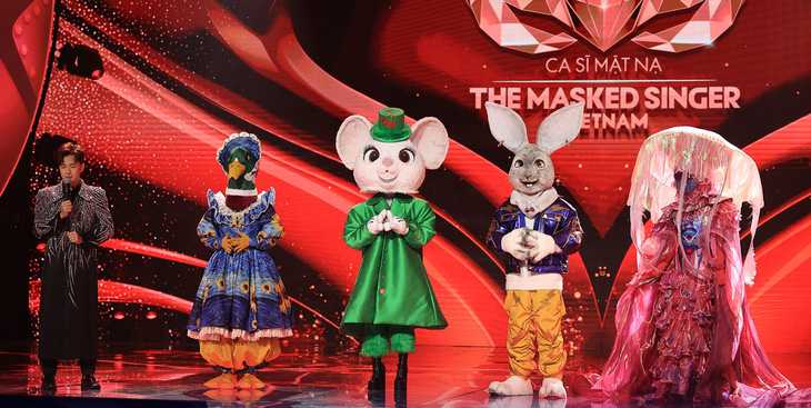 Ba trong số bốn mascot ở tập 3 được đi tiếp vòng 2 là: Sứa Thủy Tinh, Thỏ Xỏ Khuyên, Chuột Cherry - Ảnh: BTC