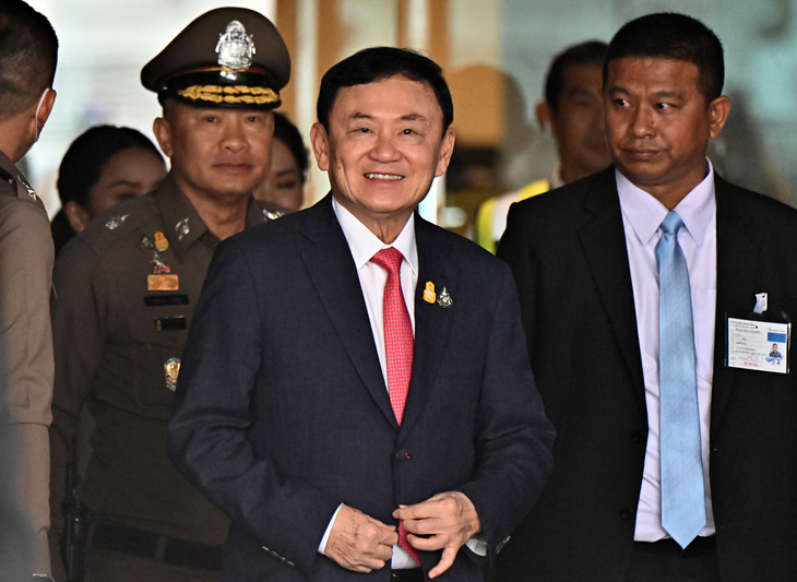 Ngày 22-8, cựu thủ tướng Thái Lan Thaksin Shinawatra về nước lần đầu tiên sau 17 năm ở nước ngoài - Ảnh: AFP