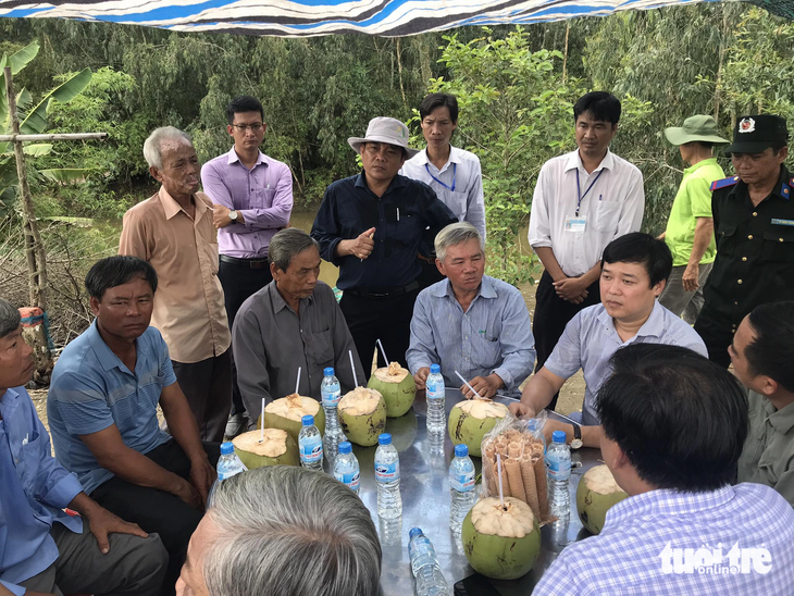 Trước đó, đoàn công tác của Bí thư Tỉnh ủy Đồng Tháp Lê Quốc Phong đã đến khảo sát tổng thể Vườn quốc gia Tràm Chim và vận động nông dân trồng lúa hữu cơ cải thiện môi trường sinh thái - Ảnh: ĐẶNG TUYẾT