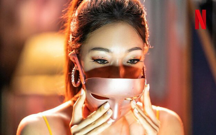 Nữ chính gây "ám ảnh" nhất màn ảnh Hàn gọi tên Mask Girl