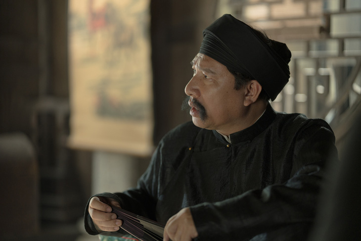 Trong vai quan tri huyện, diễn viên Quang Thắng xuất hiện thoáng qua trong trailer - Ảnh: ĐPCC