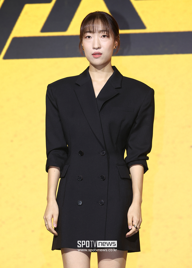 Lee Han Byeol trong sự kiện ra mắt bộ phim đầu tay - Mask Girl