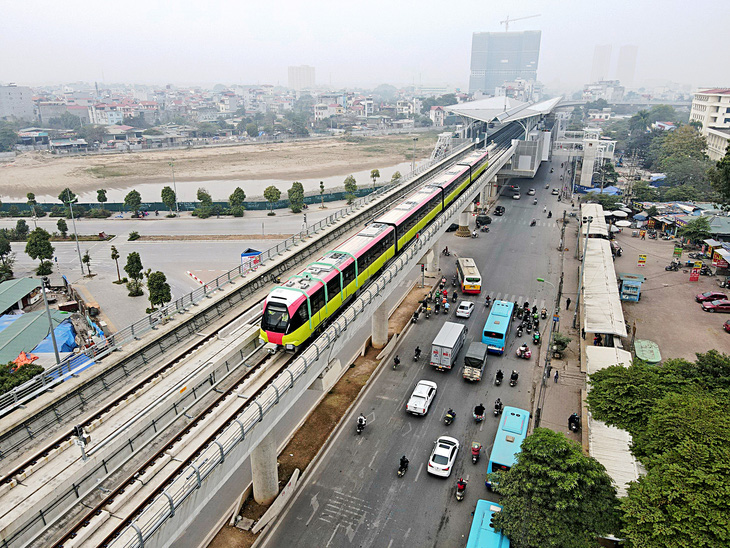 Tàu metro Nhổn - ga Hà Nội chạy thử đoạn trên cao - Ảnh: MRB