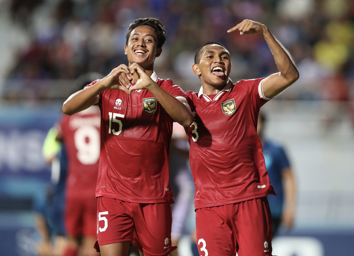 Niềm vui của U23 Indonesia sau khi ghi bàn vào lưới U23 Thái Lan - Ảnh: HOÀNG TÙNG