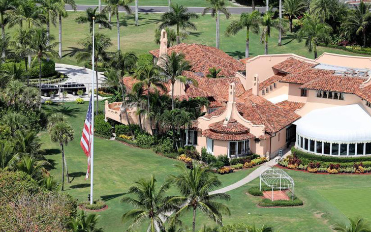 Ông Trump bán dinh thự Mar-a-Lago hay chuyển sở hữu  cho con trai?