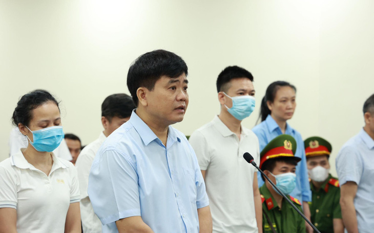 Bị cáo buộc nhận hơn 3 tỉ, ông Nguyễn Đức Chung nói ‘đến nhà tôi không dễ như thế’