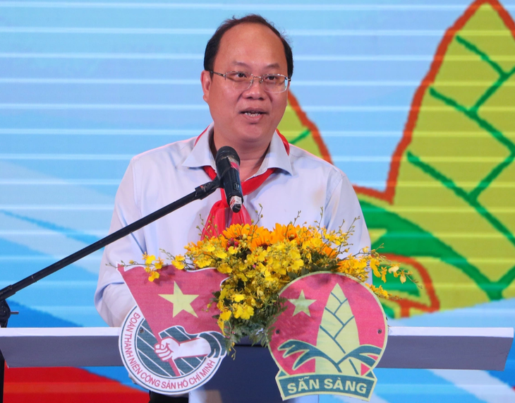 Nguyen Ho Hai, deputy secretary of the Ho Chi Minh City Party Committee, congratulated and highly appreciated the work of the team and the city's children's movement - photo: Binh Minh