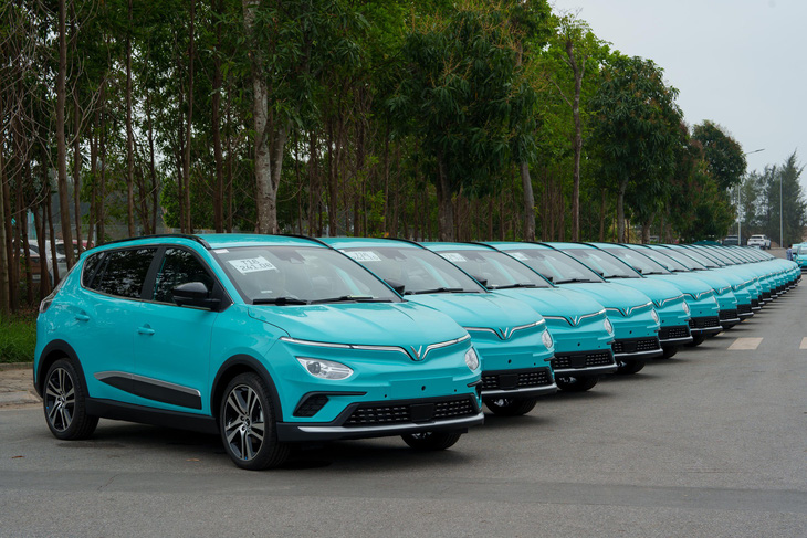 Đến năm 2030 có 100% xe taxi thay thế, đầu tư mới sử dụng điện, năng lượng xanh - Ảnh: V.F.