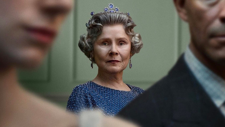 The Crown chinh phục khán giả nhờ câu chuyện gần gũi về nữ hoàng nước Anh - Ảnh: Variety