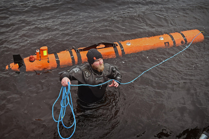 Thiết bị không người lái dưới nước được sử dụng trong một đợt tìm kiếm quái vật hồ Loch Ness - Ảnh: REUTERS