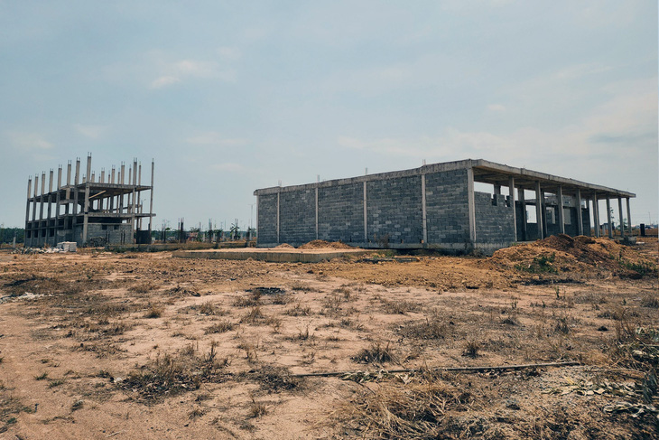 Đồng Nai đang nỗ lực xây dựng các trường học trong khu tái định cư Lộc An - Bình Sơn - Ảnh: H.M.