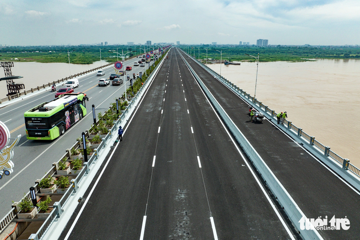 Cầu Vĩnh Tuy 2 sẽ được khánh thành, thông xe vào ngày 30-8 tới - Ảnh: NAM TRẦN