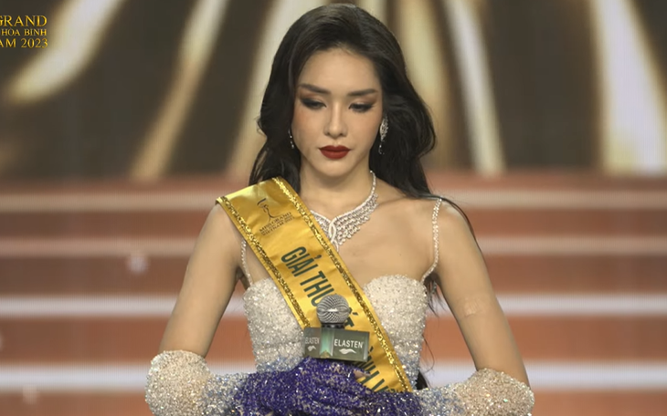 Á hậu 3 "Miss Grand Vietnam" và màn ứng xử như diễn tiểu phẩm hài