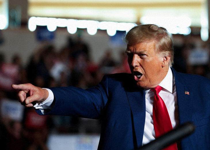 Cựu tổng thống Mỹ Donald Trump phát biểu trong cuộc vận động tranh cử ở Erie, bang Pennsylvania, Mỹ vào hôm 29-7 - Ảnh: REUTERS