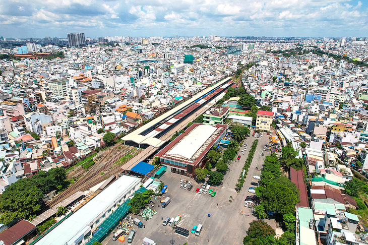 Ga Sài Gòn được định hướng sẽ trở thành đầu mối trung chuyển hành khách của nhiều loại hình: xe buýt, taxi, đường sắt liên vùng, nội đô... - Ảnh: QUANG ĐỊNH