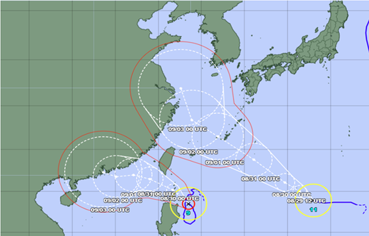 Vị trí và hướng di chuyển cơn bão Saola (trái) và Haikui (phải) - Ảnh: JMA