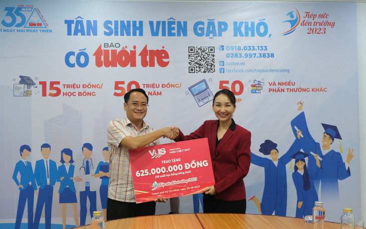 Hệ thống Anh văn Hội Việt Mỹ tặng "Tiếp sức đến trường" 50 suất học bổng