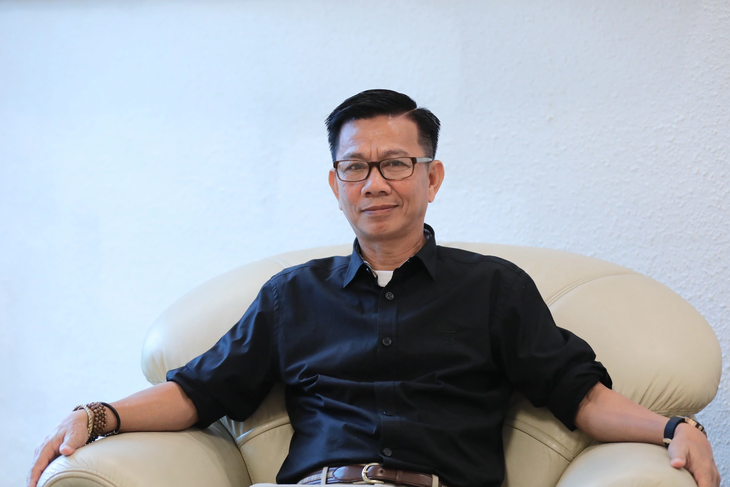 HLV Hoàng Anh Tuấn luôn giữ sự cân bằng trong cuộc sống - Ảnh: DANH KHANG