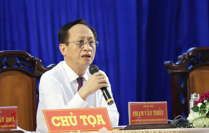 Ông Phạm Văn Thiều phát biểu tại buổi đối thoại với nông dân - Ảnh: CHÍ QUỐC 