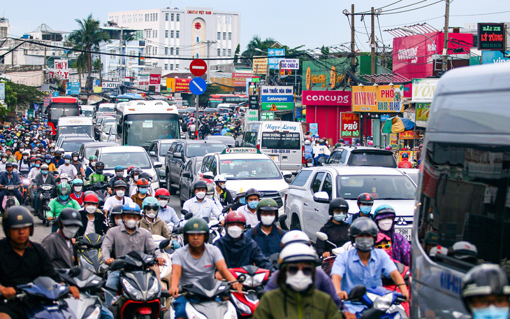 Nút thắt quốc lộ 13 chờ nghị quyết 98 