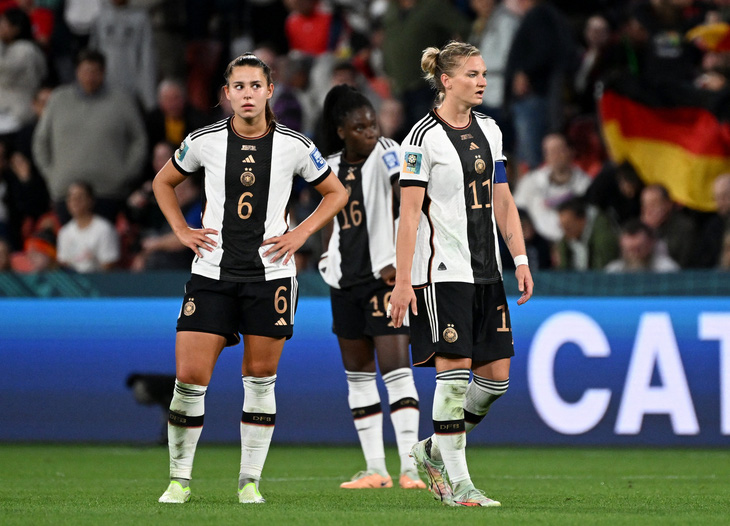 Sự thất vọng của tuyển nữ Đức sau khi bị loại khỏi World Cup nữ 2023 - Ảnh: REUTERS