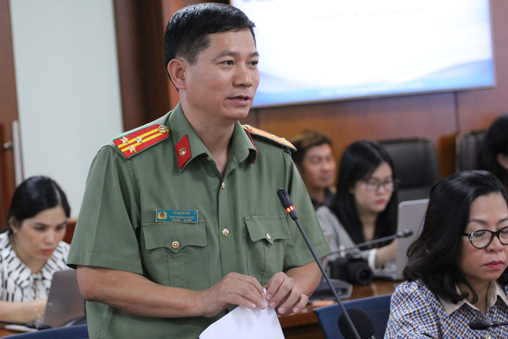 Phó Phòng tham mưu Công an TP.HCM Lê Mạnh Hà chia sẻ tại họp báo - Ảnh: T.N.