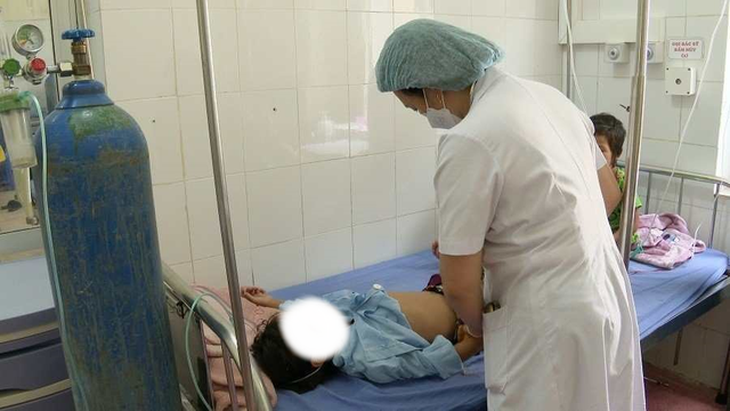 Trẻ bị ngộ độc khi ăn quả hồng châu tại Hà Giang - Ảnh: BVCC