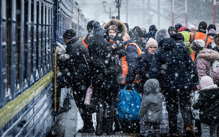 Khoảng 100.000 người tị nạn Ukraine sẽ bị buộc phải rời khỏi Anh khi hai chương trình tị nạn kết thúc vào tháng 9-2025 - Ảnh: TELEGRAPH