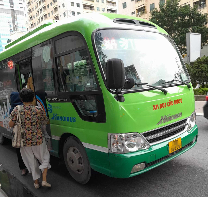 Xe buýt được xem là phương tiện di chuyển hữu ích với nhiều người - Ảnh minh họa: THANH LINH