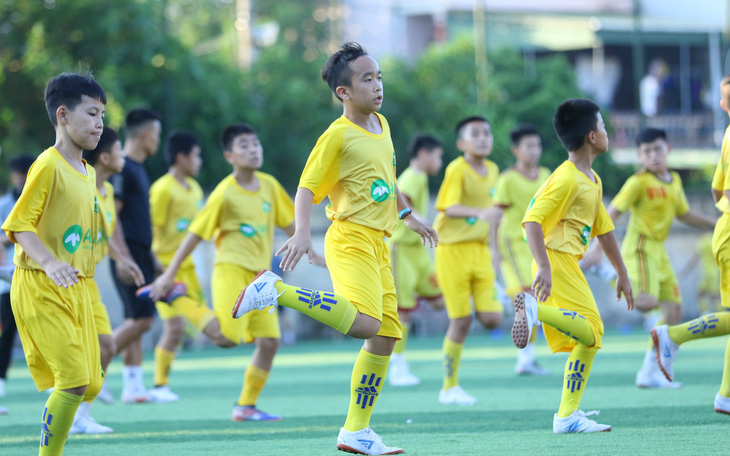 Các đội trẻ Sông Lam Nghệ An bị chậm phụ cấp 7 tháng