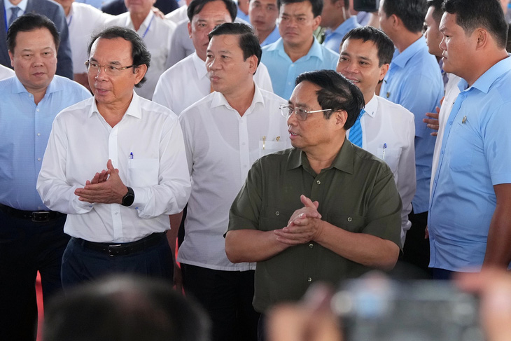Thủ tướng Chính phủ và bí thư Thành ủy TP.HCM đến dự lễ khởi công nhà ga sân bay Long Thành - Ảnh: H.M.