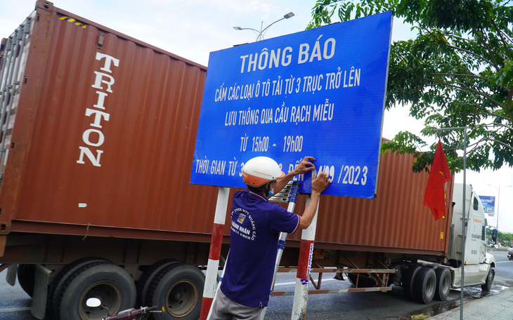 Cấm xe tải nặng qua cầu Rạch Miễu trong 5 ngày nghỉ lễ