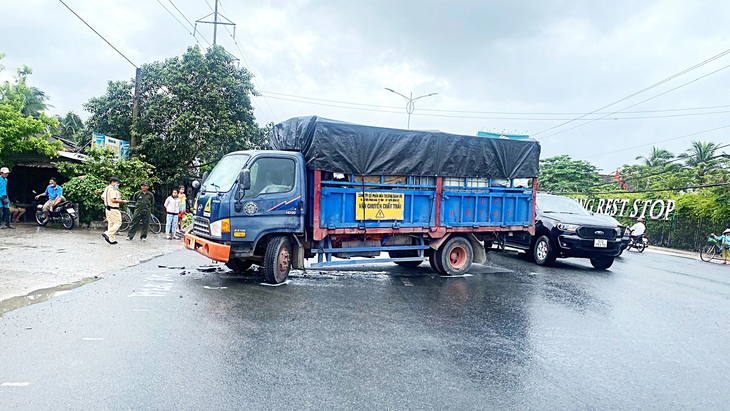 Một vụ tai nạn xảy ra tại điểm mở dải phân cách trên quốc lộ 1, đoạn trước trạm dừng chân Mekong Rest Top (Tiền Giang) - Ảnh: MẬU TRƯỜNG