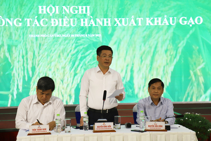 Bộ trưởng Bộ Công Thương Nguyễn Hồng Diên phát biểu tại hội nghị điều hành xuất khẩu gạo - Ảnh: CHÍ QUỐC
