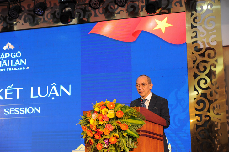 Ông Nikorndej Balankura, Đại sứ Đặc mệnh toàn quyền Thái Lan tại Việt Nam, phát biểu tại hội nghị - Ảnh: Q.NAM