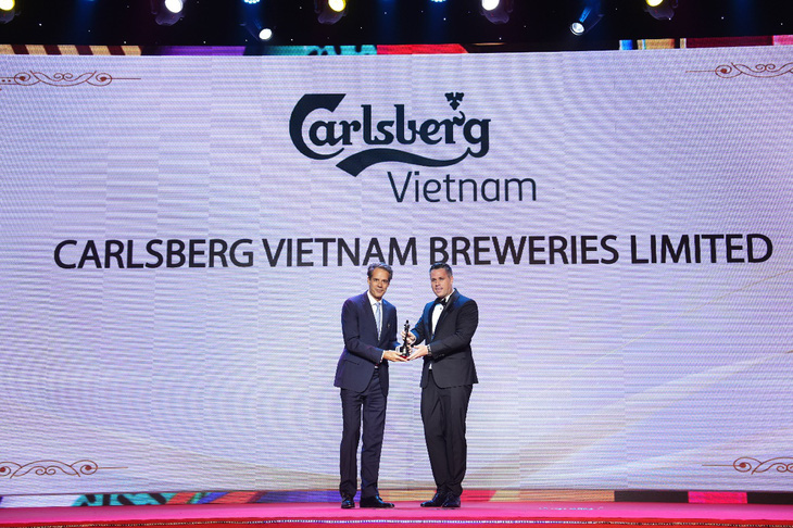 Tổng giám đốc Carlsberg Việt Nam - Onno Rombouts nhận giải thưởng