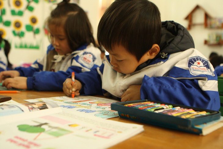 Học sinh Trường tiểu học Danh Thắng (Bắc Giang) đang học Chương trình Giáo dục phổ thông 2018 - Ảnh: VĨNH HÀ