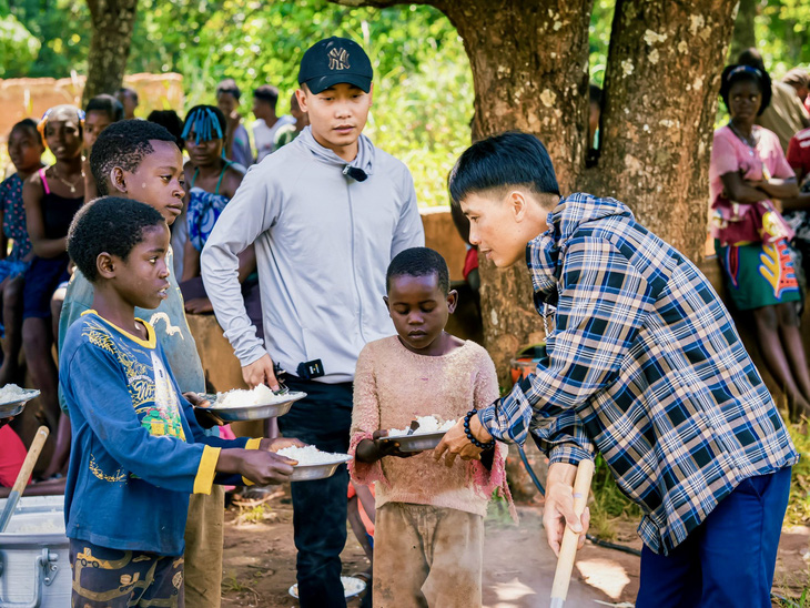 Những thước phim tại Angola mà Linh và cộng sự quay là những gì chân thật nhất - Ảnh: Nhân vật cung cấp