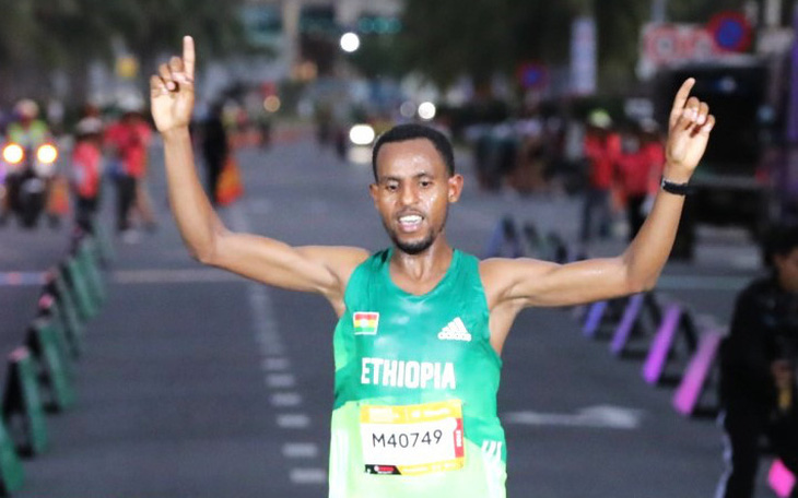 Hai vận động viên Ethiopia vô địch cự ly 42km Giải marathon quốc tế Đà Nẵng