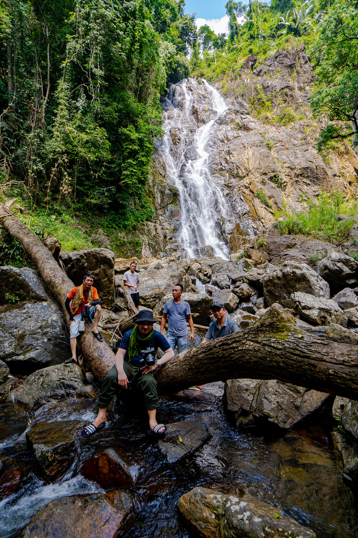 Wild, majestic Four Floor Waterfall - Photo: DUNG NHAN
