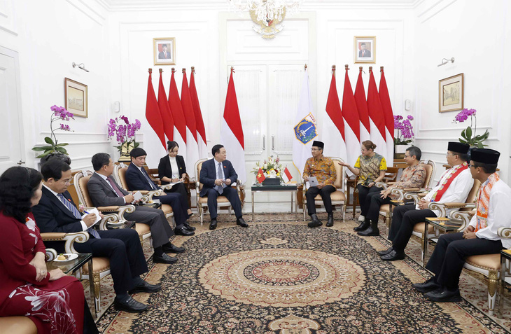Chủ tịch Quốc hội Vương Đình Huệ trong cuộc tiếp Thống đốc đặc khu Jakarta Heru Budi Hartono - Ảnh: Quochoi.vn