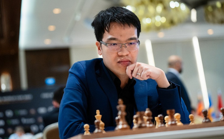 Lê Quang Liêm đưa cựu vô địch thế giới vào tie-break ở World Cup cờ vua