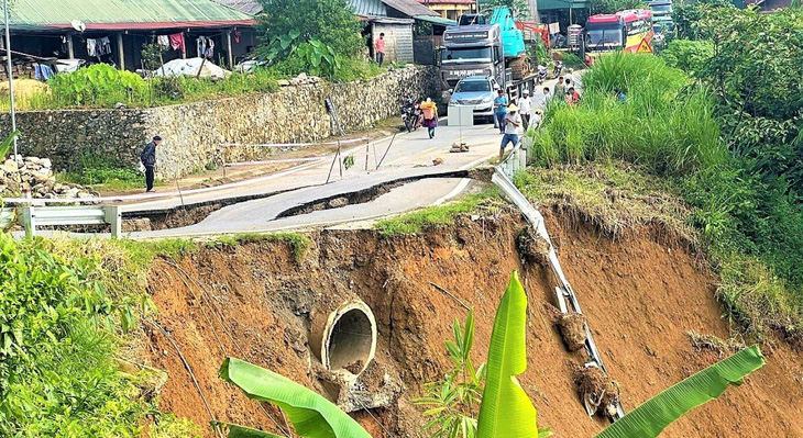 Mưa lớn gây sạt lở đường tỉnh 128, huyện Sìn Hồ, Lai Châu - Ảnh: Báo Lai Châu