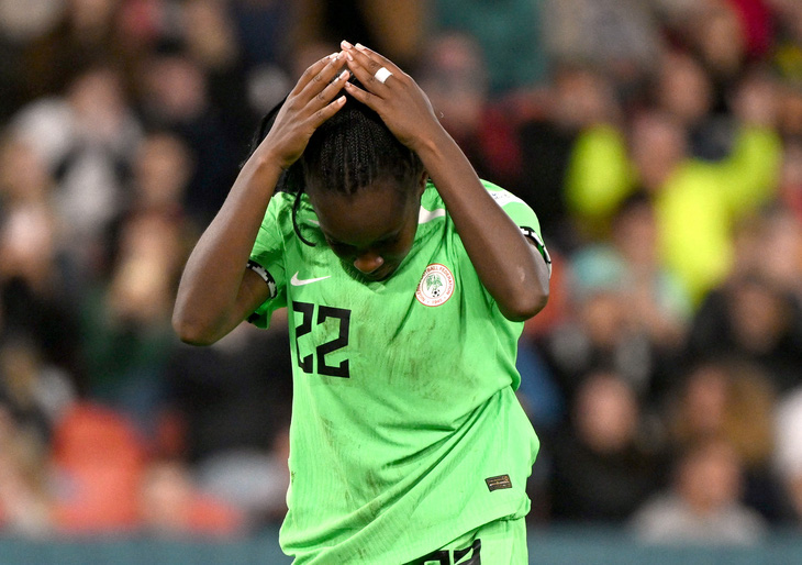 Sự thất vọng của Michelle Alozie sau khi tuyển nữ Nigeria bị loại khỏi World Cup 2023 - Ảnh: REUTERS