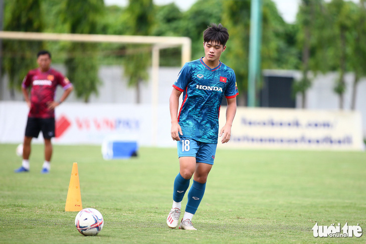 Tiền đạo Nguyễn Quốc Việt đang là một trong những cầu thủ nhiều kinh nghiệm thi đấu nhất tại U23 Việt Nam - Ảnh: H.TÙNG