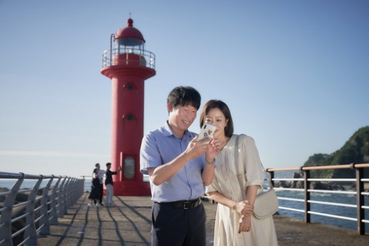 Cảnh phim của Yoo Hae Jin và Kim Hee Sun trên phim
