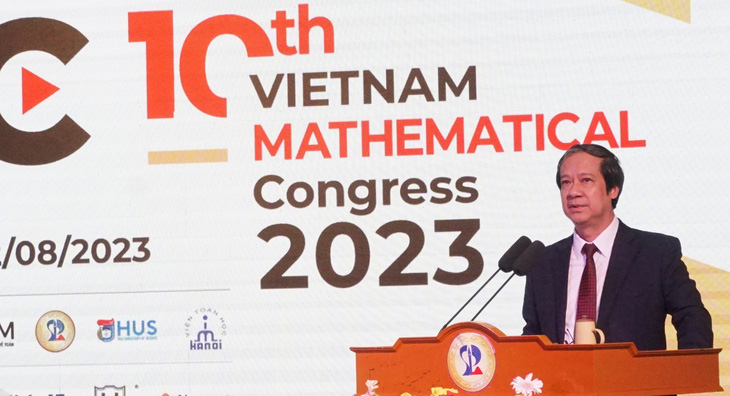 Bộ trưởng Bộ Giáo dục và Đào tạo phát biểu tại Hội nghị toán học toàn quốc lần thứ X - Ảnh: Đ.C.